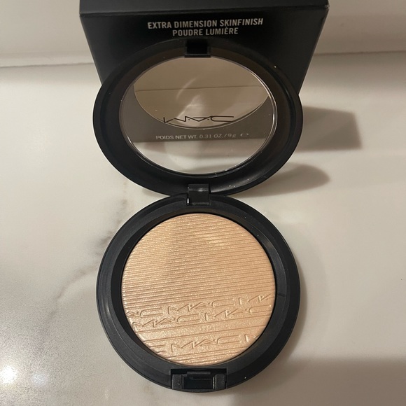 MAC Skinfinish highlighter - Picture 6 of 7